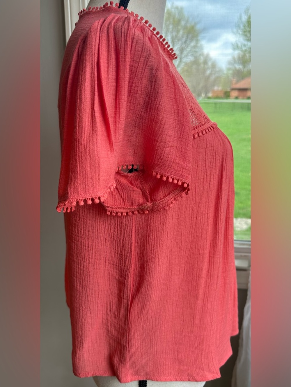 MINE The Everly Lace Babydoll Top coral Crochet Like lace Flutter sleeves Small - Picture 3 of 5